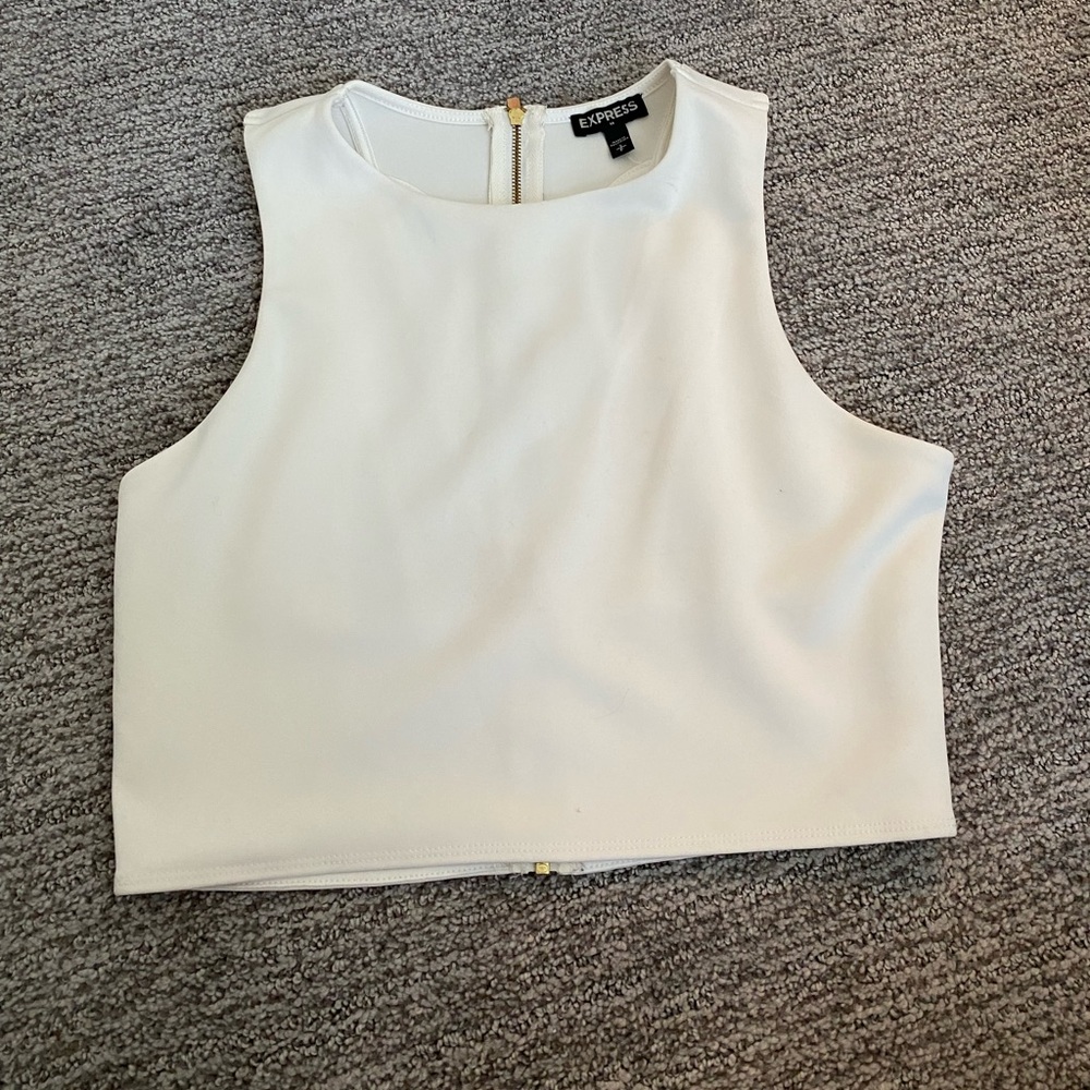 Express top with zipper in the back